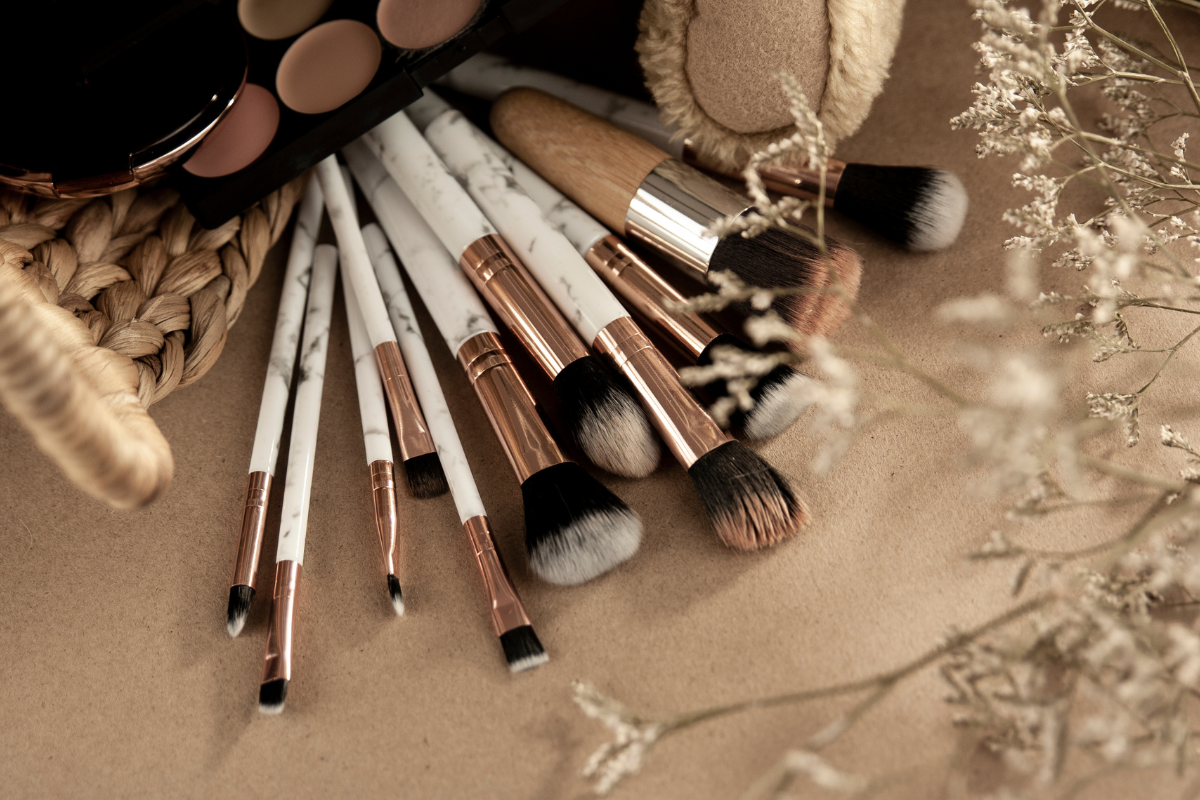 Guide to Makeup Brushes: How to Use, Clean & Avoid Mistakes featured Image